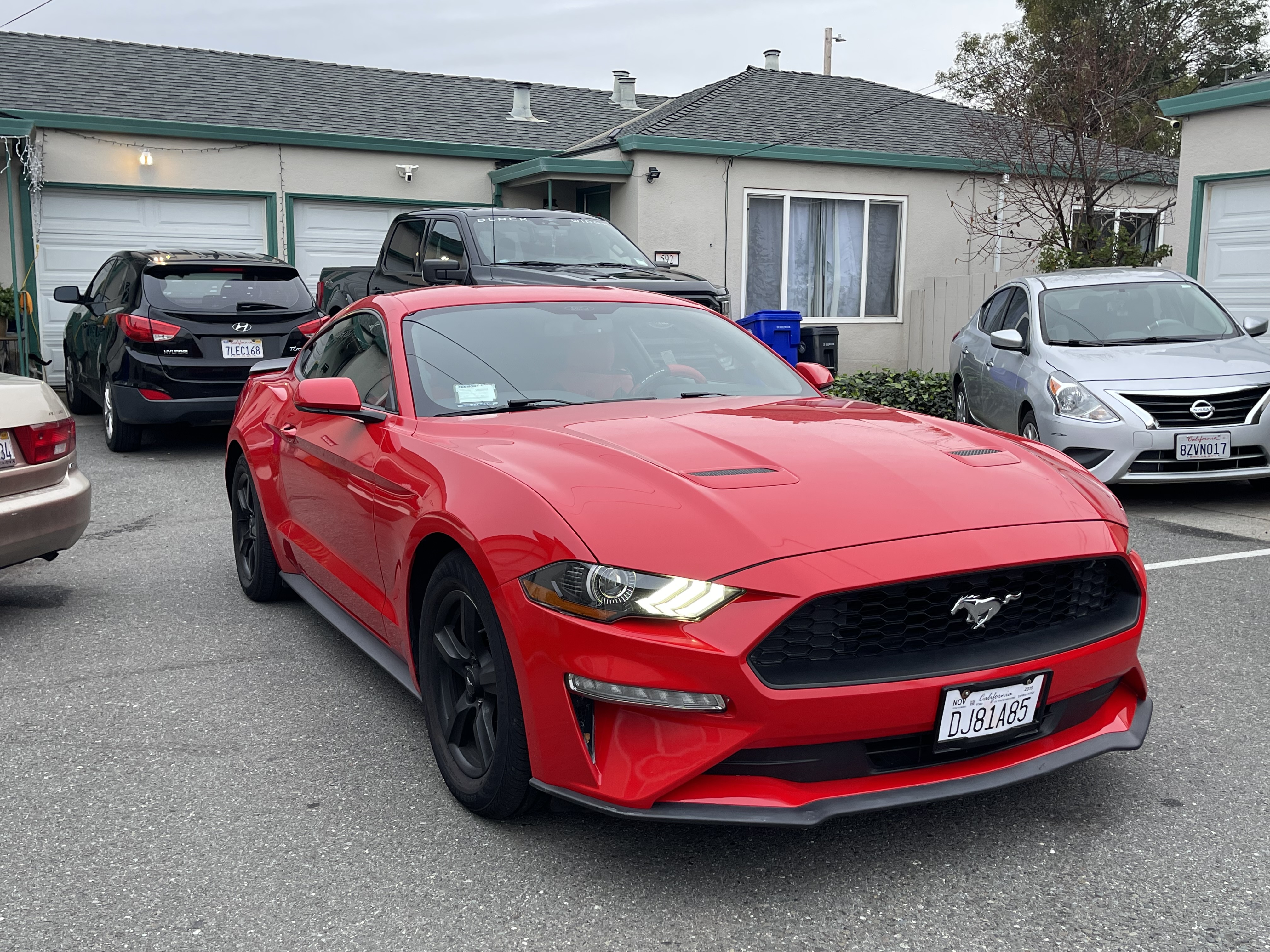 Used 2019 Ford Mustang Coupe RWD image 2