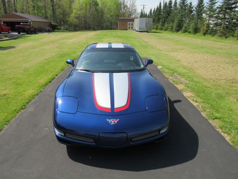 Used 2004 Chevrolet Corvette Z06 w/ Z06 Preferred Equipment Group RWD image 4