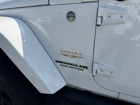 Used 2015 Jeep Wrangler Unlimited Sahara image 8