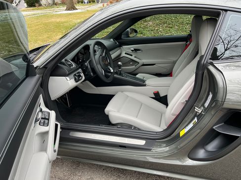 Used 2025 Porsche 718 Cayman GTS image 6