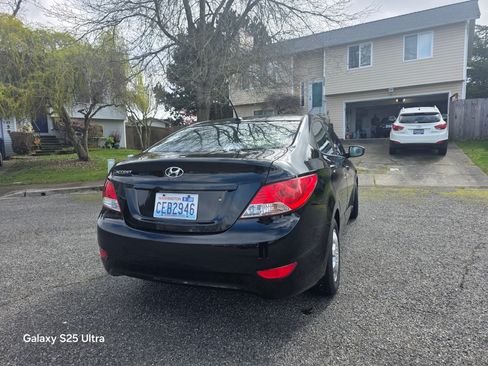 Used 2013 Hyundai Accent GLS image 4