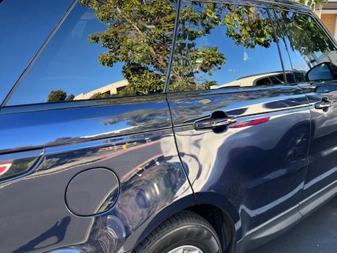 Used 2016 Land Rover Range Rover Sport SE image 4