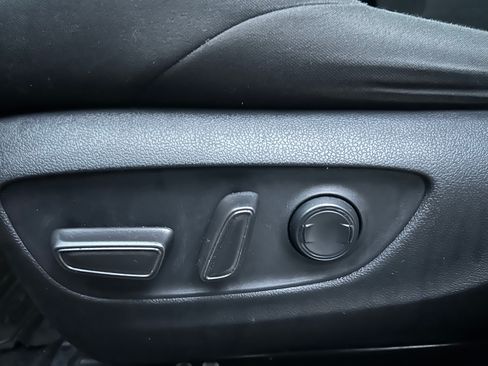 Used 2022 Toyota RAV4 SE image 11