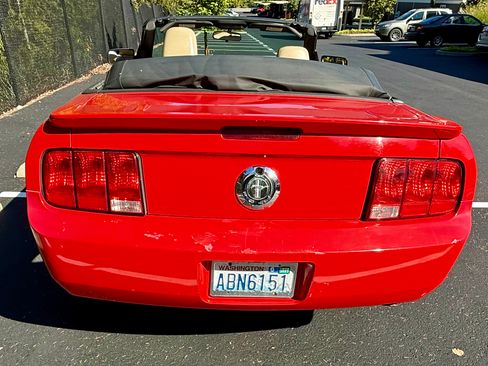Used 2007 Ford Mustang Premium image 11