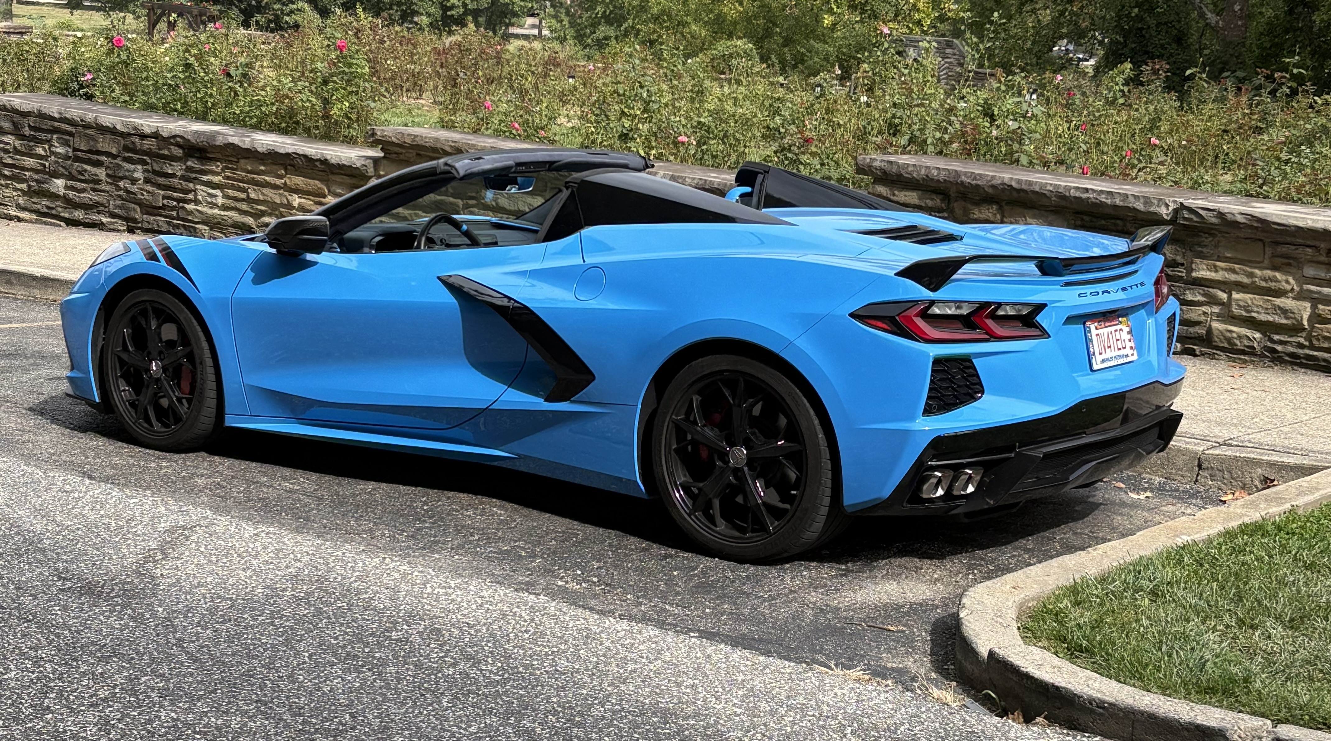 Used 2021 Chevrolet Corvette Stingray Premium Conv w/ Z51 Performance Package RWD image 14