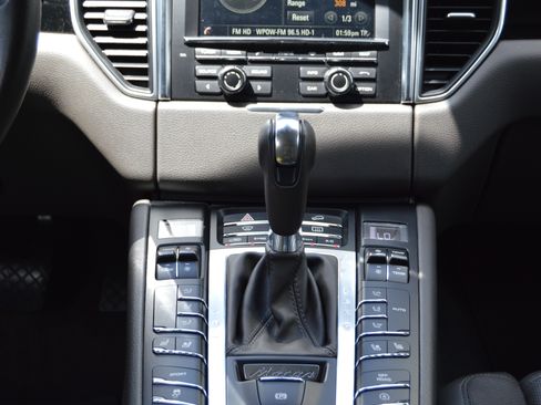 Used 2016 Porsche Macan S image 8