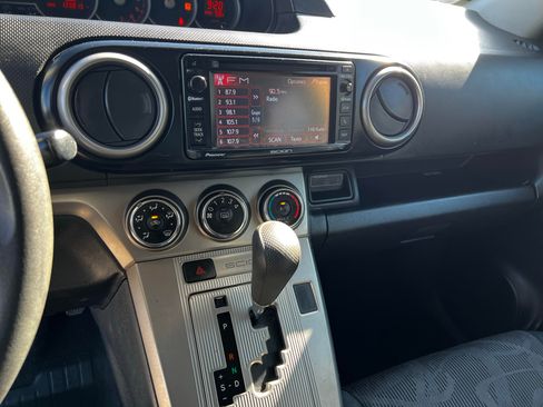 Used 2014 Scion xB image 16