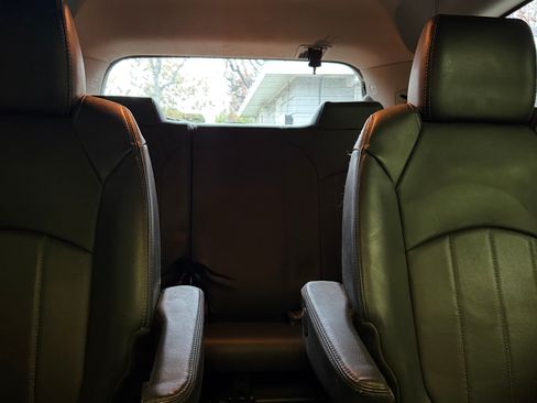Used 2016 Buick Enclave Leather image 15