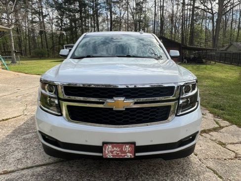 Used 2019 Chevrolet Suburban LT image 26
