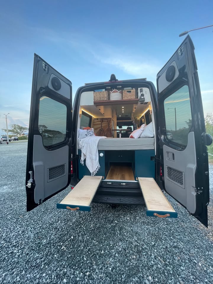 Used 2016 Mercedes-Benz Sprinter 2500 image 17