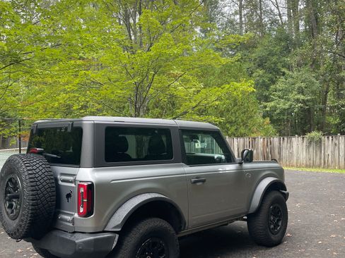 Used 2023 Ford Bronco Wildtrak image 2