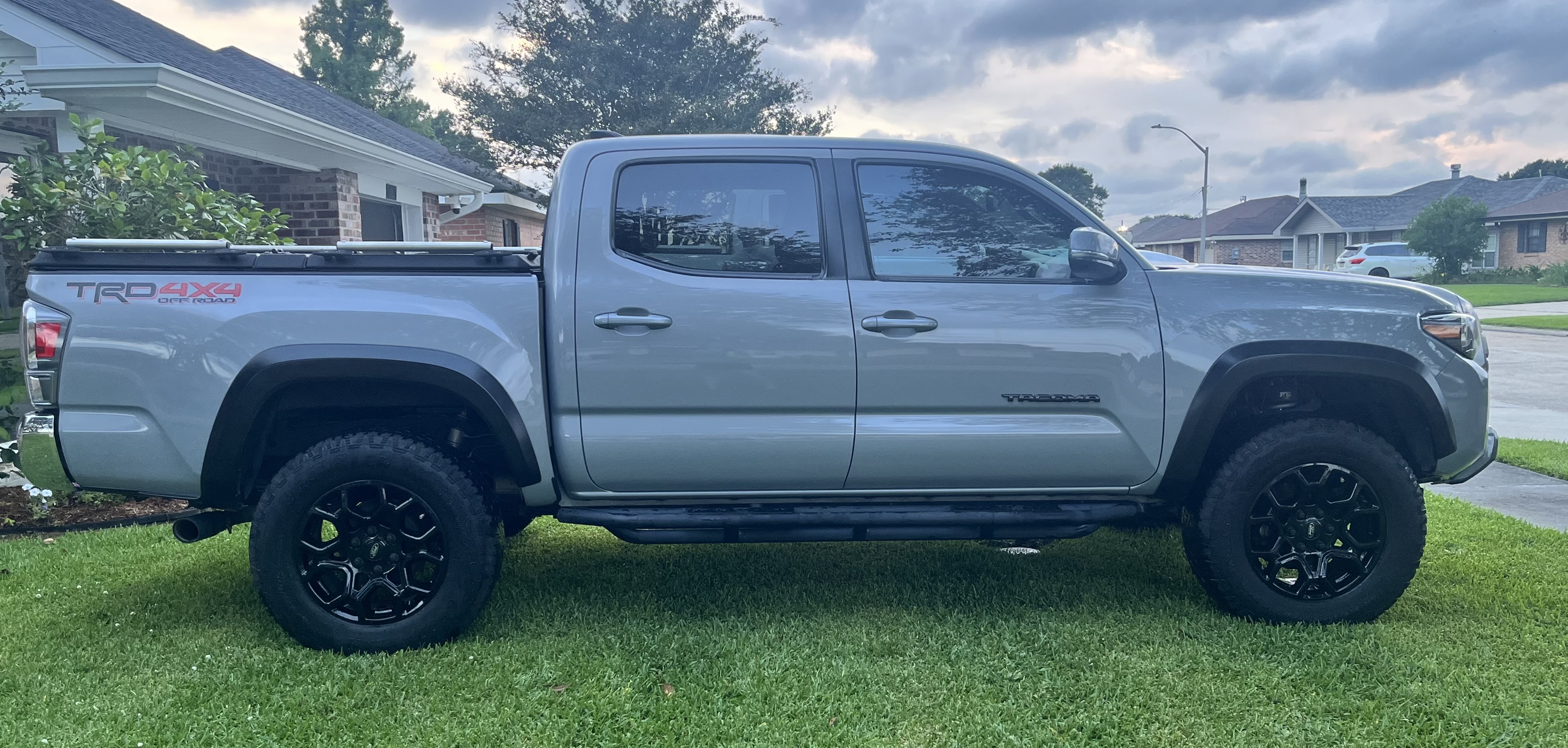 Used 2020 Toyota Tacoma TRD Off-Road AWD/4WD image 4