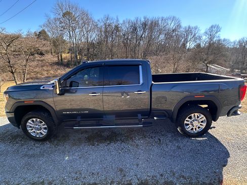 Used 2020 GMC Sierra 2500 Denali w/ Denali Ultimate Package image 8