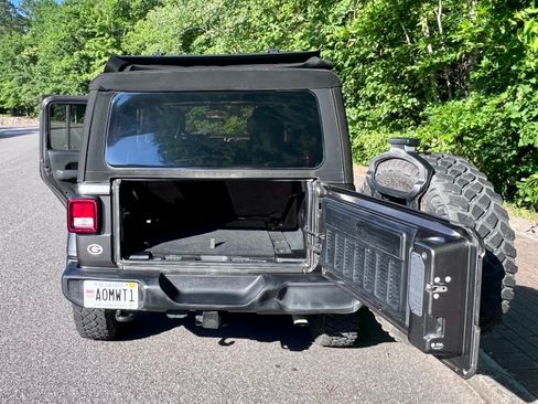 Used 2022 Jeep Wrangler Unlimited Sport AWD/4WD image 14