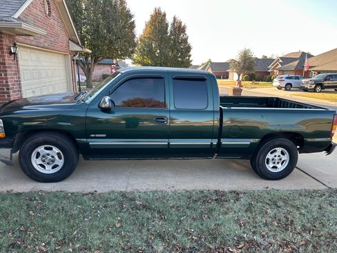 Used 2002 Chevrolet Silverado 1500 LS w/ Electrical Convenience Pkg image 23