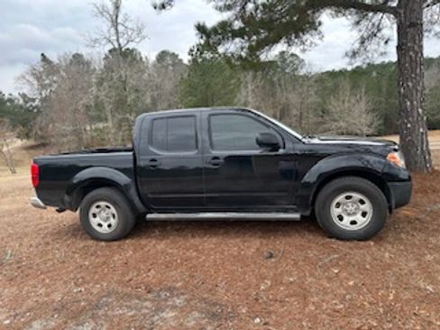Used 2012 Nissan Frontier S image 6