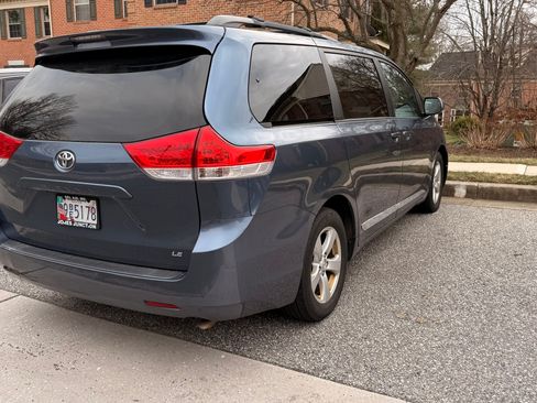 Used 2013 Toyota Sienna LE image 5