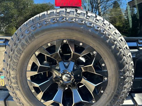 Used 2011 Jeep Wrangler Unlimited Sport image 12