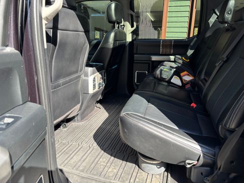 Used 2019 Ford F150 Lariat w/ Equipment Group 502A Luxury AWD/4WD image 5