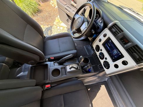 Used 2010 Toyota FJ Cruiser 4WD image 6