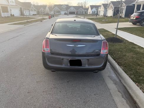 Used 2013 Chrysler 300 S image 4