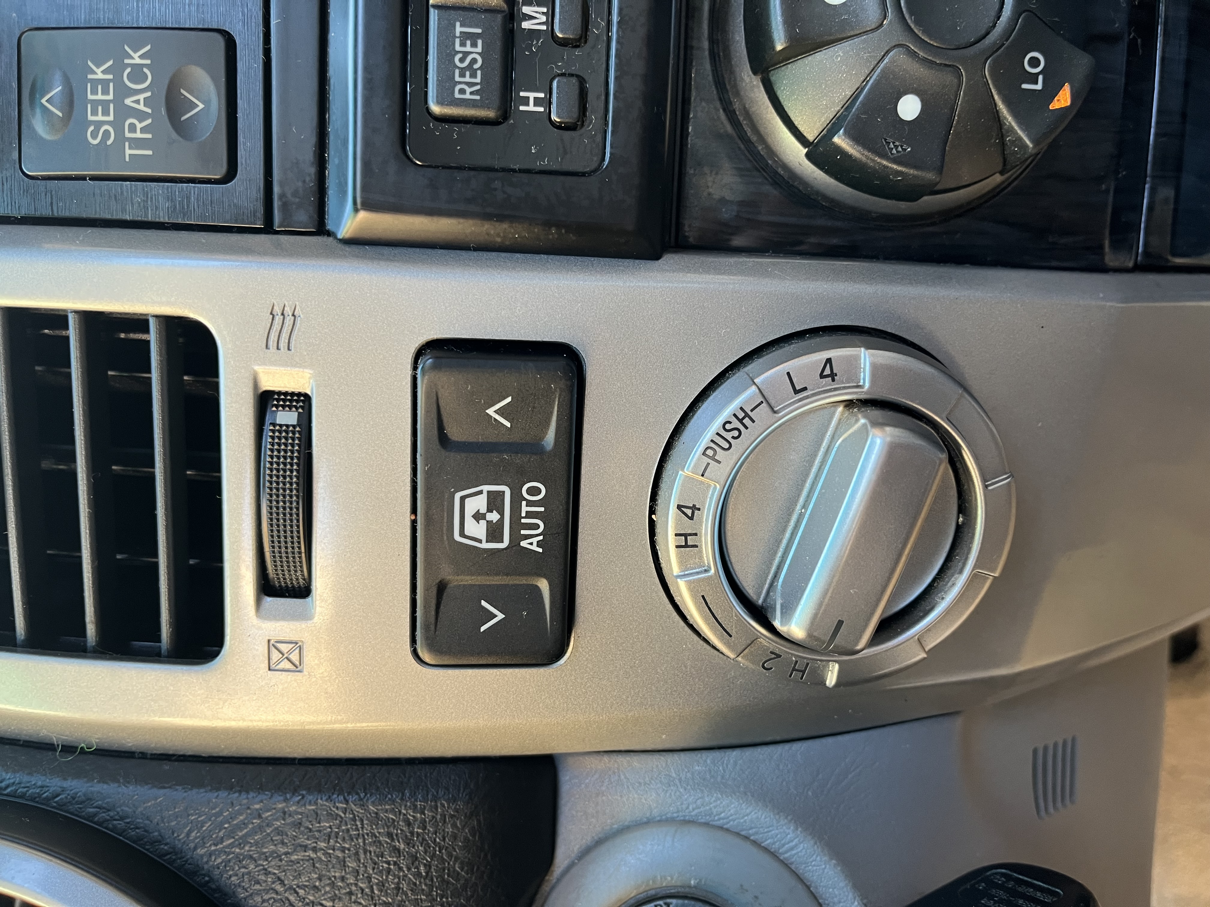 Used 2008 Toyota 4Runner Limited w/ Limited Extra Value Pkg 1 AWD/4WD image 26