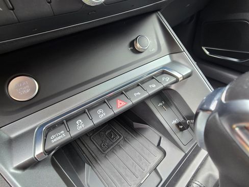 Used 2020 Audi Q3 2.0T Prestige w/ Prestige Package image 14