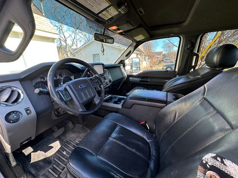 Used 2013 Ford F250 Lariat w/ Lariat Ultimate Pkg image 4