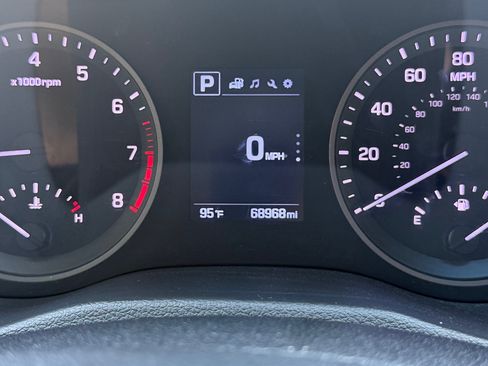 Used 2017 Hyundai Tucson Sport FWD image 6