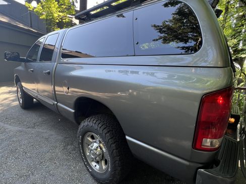 Used 2006 Dodge Ram 2500 Truck SLT image 9