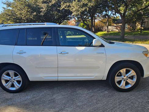 Used 2010 Toyota Highlander Limited image 4
