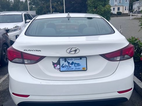 Used 2014 Hyundai Elantra SE image 4