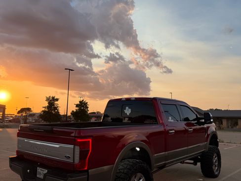 Used 2019 Ford F250 King Ranch w/ King Ranch Ultimate Package AWD/4WD image 10