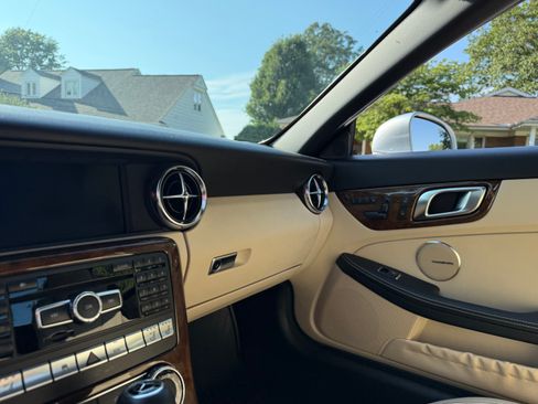 Used 2014 Mercedes-Benz SLK 350 image 14