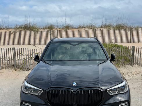 Used 2020 BMW X5 M50i w/ Executive Package image 16