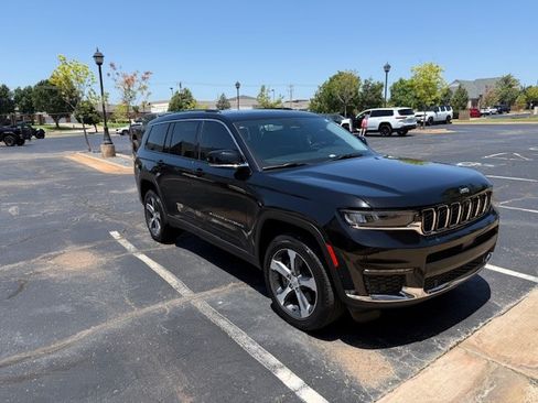 Used 2023 Jeep Grand Cherokee L Limited w/ Luxury Tech Group II image 5