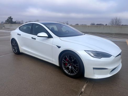 Used 2023 Tesla Model S Plaid image 1