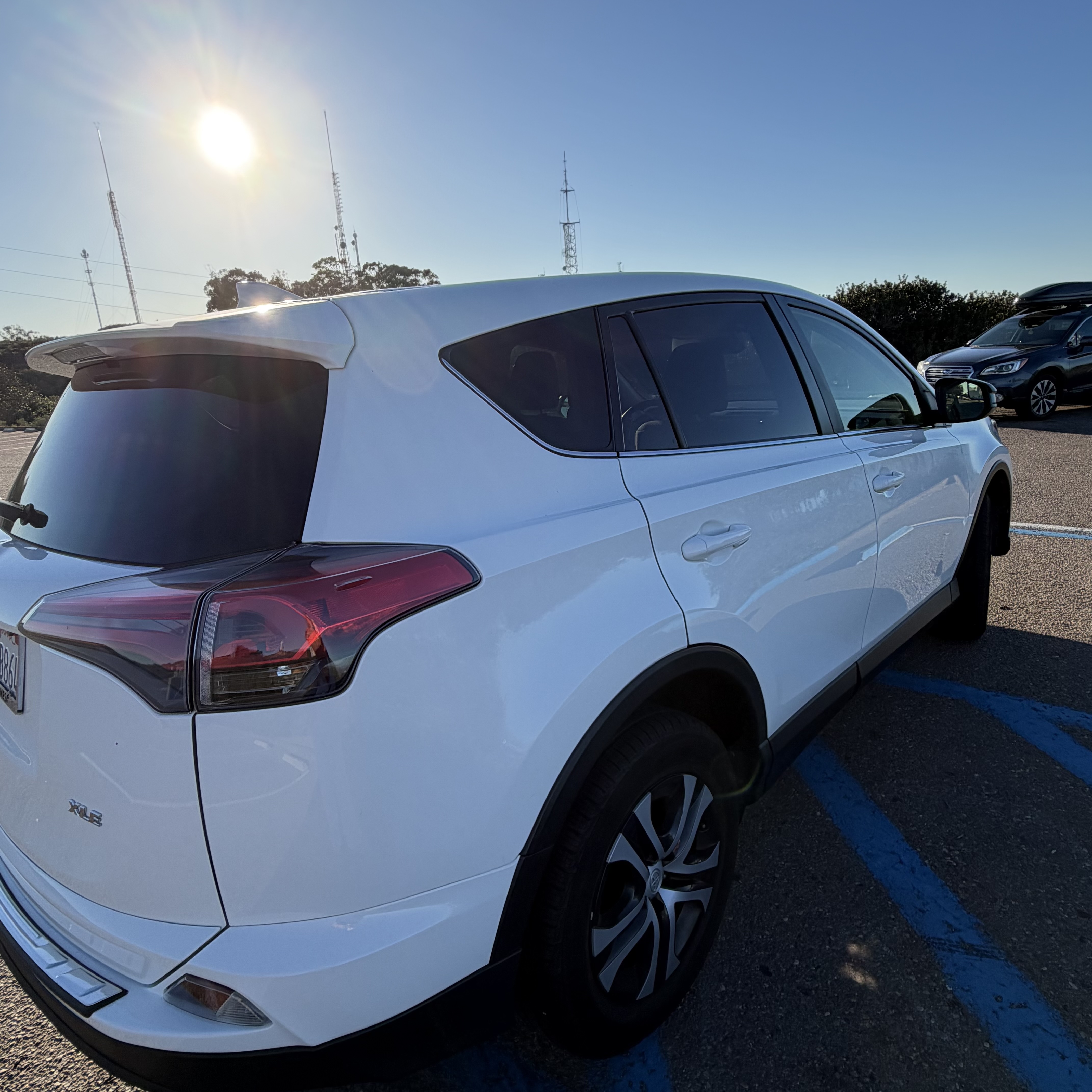 Used 2018 Toyota RAV4 LE w/ Carpet Mat Package FWD image 4