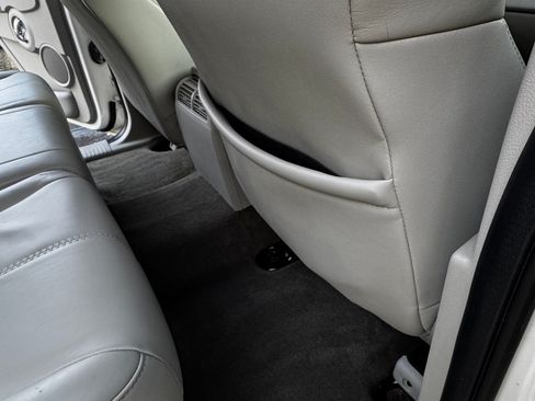 Used 2007 Jeep Commander Limited w/ Trailer Tow Group IV image 20