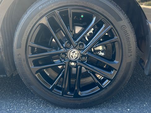 Used 2025 Toyota Camry SE image 5