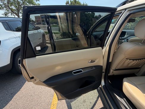 Used 2009 Subaru Tribeca Limited AWD/4WD image 13