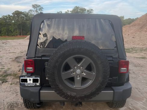 Used 2015 Jeep Wrangler Unlimited Sport AWD/4WD image 4