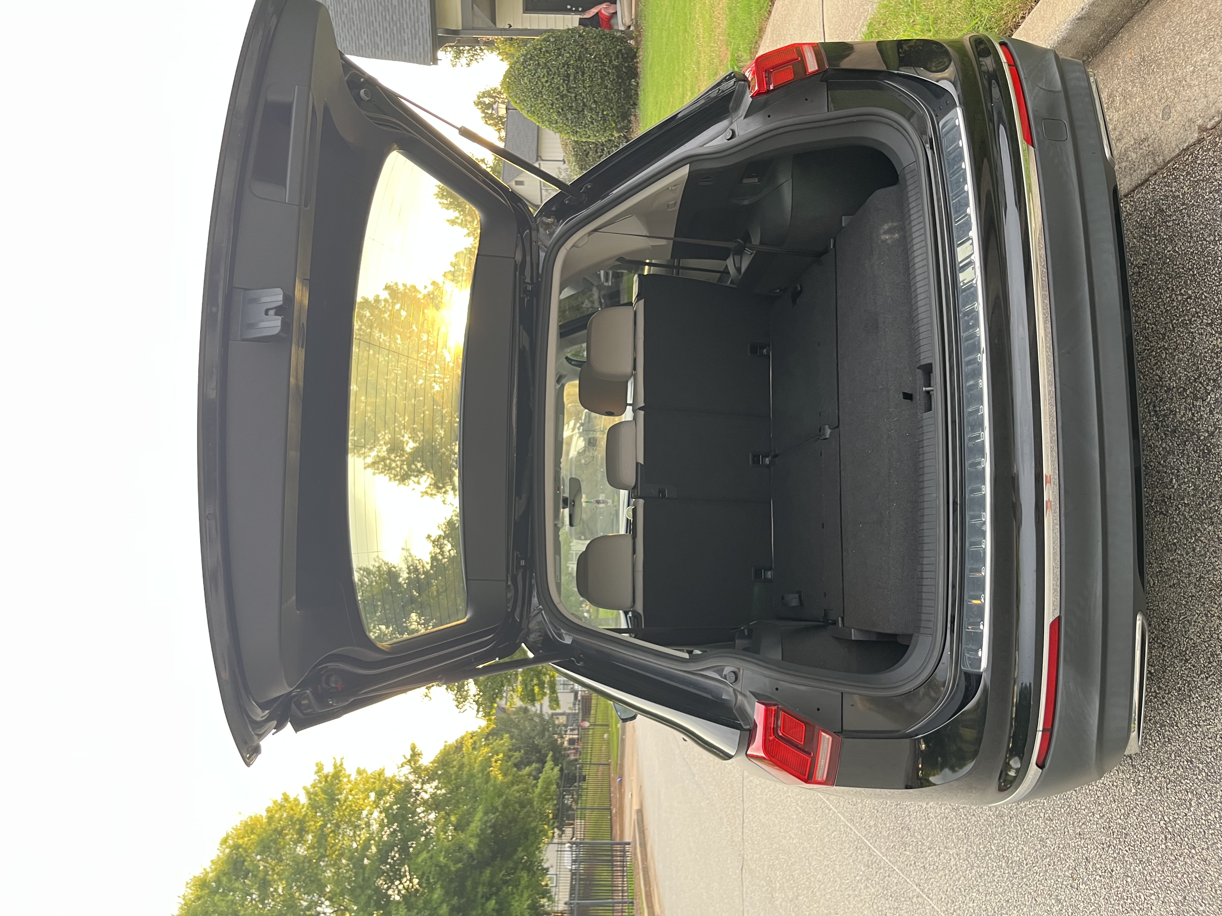 Used 2021 Volkswagen Tiguan SE FWD image 9