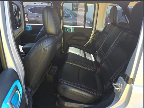 Used 2023 Jeep Wrangler Unlimited Sahara AWD/4WD image 2
