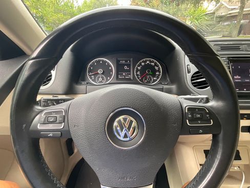 Used 2016 Volkswagen Tiguan SE AWD/4WD image 14