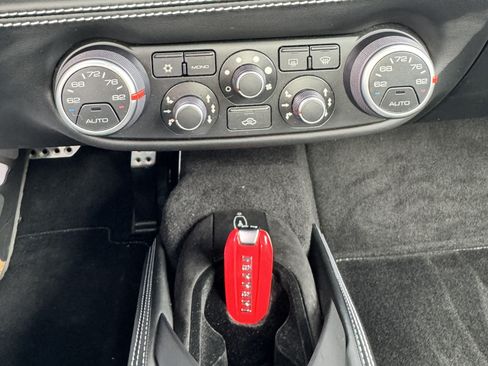 Used 2019 Ferrari 488 GTB RWD image 16