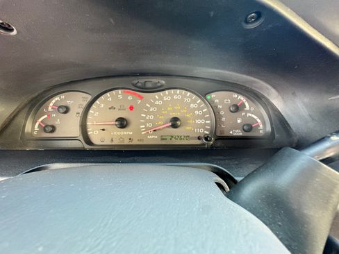 Used 2003 Toyota Sequoia Limited image 12