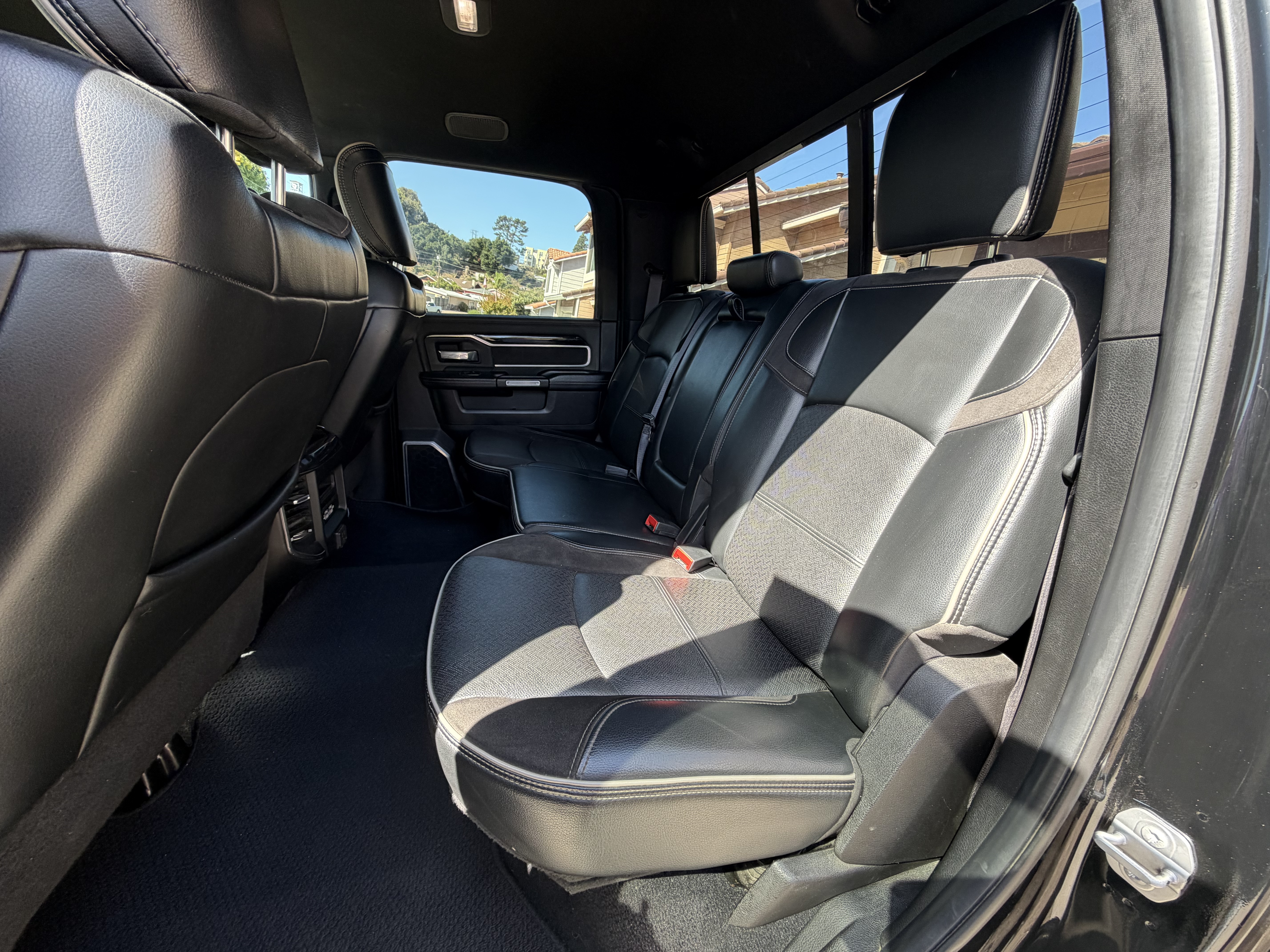Used 2019 RAM 2500 Laramie AWD/4WD image 8