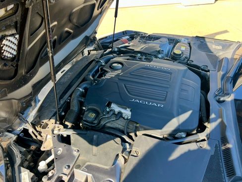 Used 2018 Jaguar F-TYPE R image 19