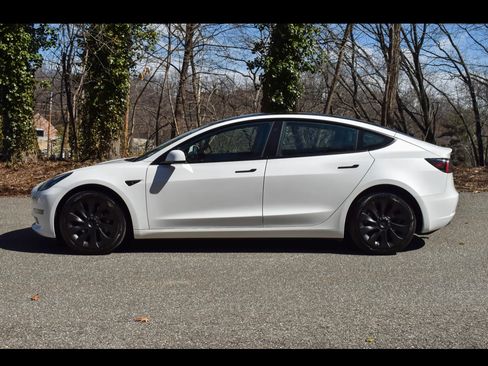 Used 2023 Tesla Model 3 Standard Range RWD image 5